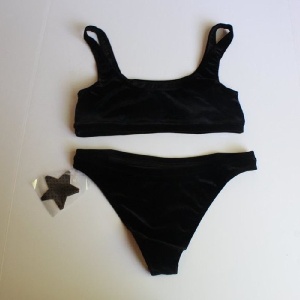 Good American velvet black bikini set. Plus size